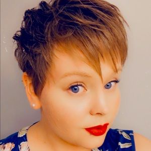 Meet your Posher, Brooke